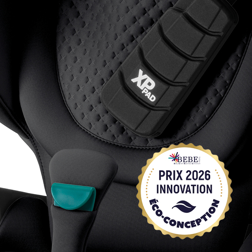N&auml;rbild p&aring; Britax R&ouml;mer KIDFIX PRO bilbarnstol med h&ouml;g rygg, Eco-Design Innovation 2026-logotyp och LUX-kollektionens 3D-stj&auml;rnpr&auml;glade m&ouml;nster.
